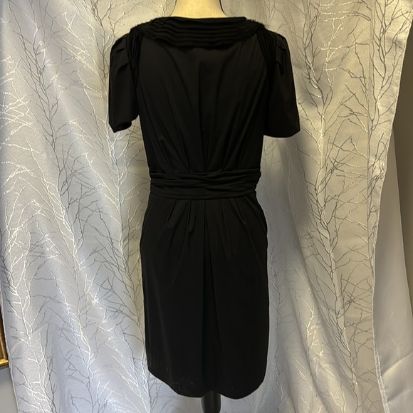 BCBG Generation retro-inspired black short-sleeved dress Sz 10 - Picture 4 of 5